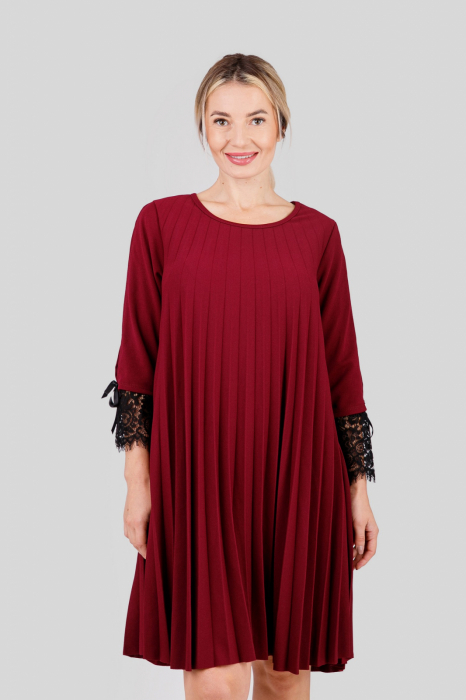 Rochie plisata grena cu insertie de dantela [2]