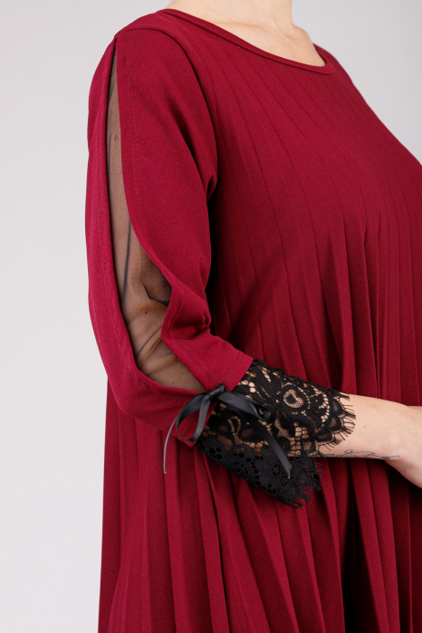 Rochie plisata grena cu insertie de dantela [3]