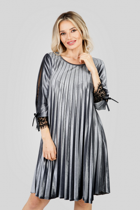 Rochie plisata gri din catifea cu insertie de dantela [3]
