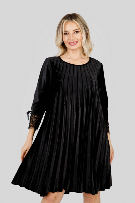 Rochie plisata neagra din catifea cu insertie de dantela [3]