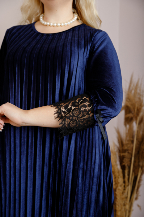 Rochie plisata plus size din catifea bleumarin Beatrice [2]