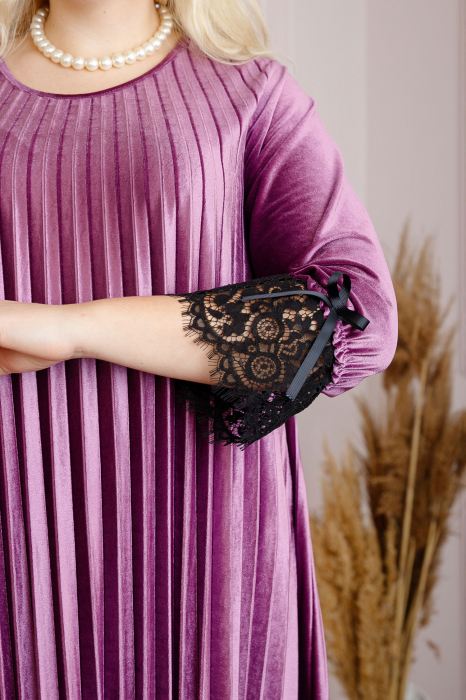 Rochie plisata plus size din catifea mov Beatrice [2]