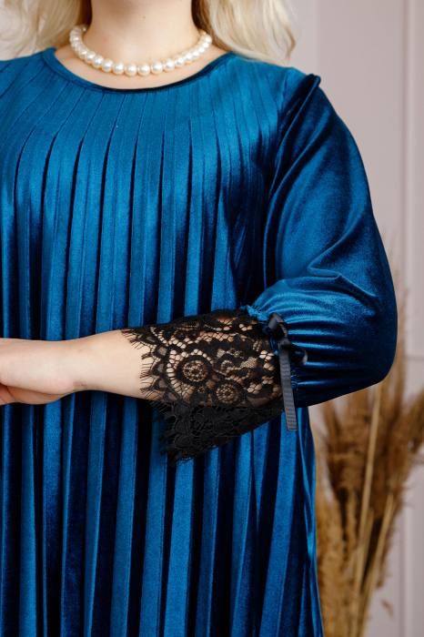 Rochie plisata plus size din catifea turcoaz Beatrice [2]