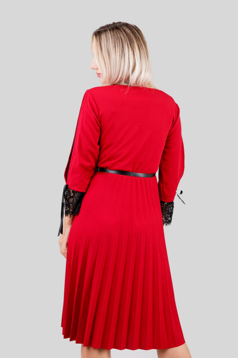 Rochie plisata rosie cu dantela si curea in talie [4]