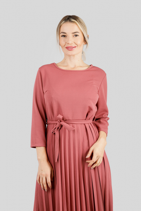 Rochie plisata roz somon cu maneci trei sferturi si cordon in talie [2]
