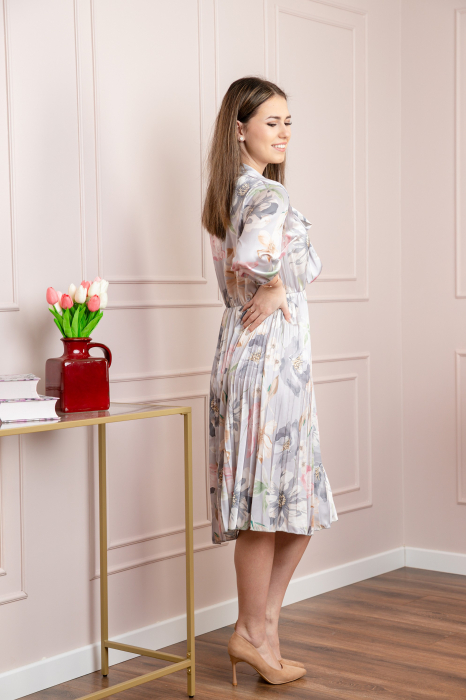 Rochie plisata satinata cu imprimeuri florale gri [4]