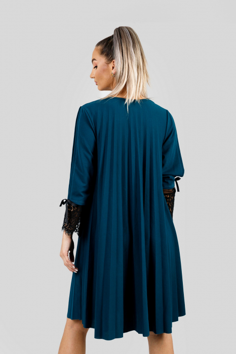 Rochie plisata turcoaz cu insertie de dantela [4]