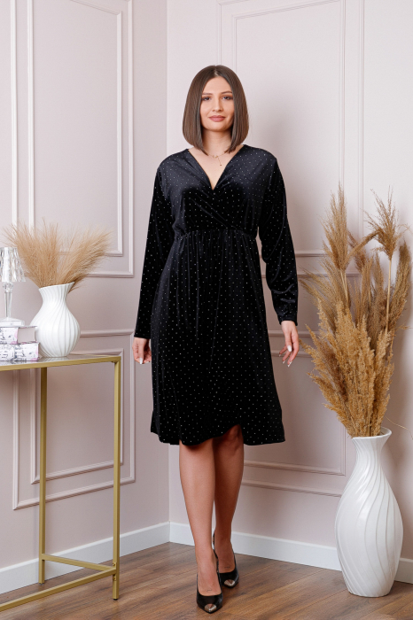 Rochie plus size Eveline din catifea neagra cu strasuri