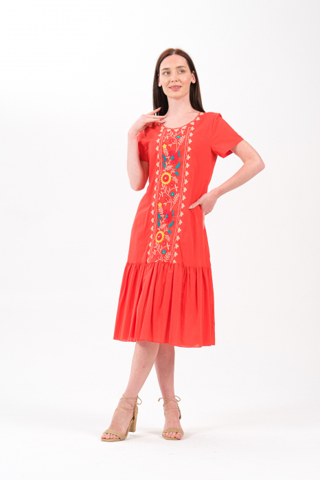 Rochie rosie boho chic cu broderie florala [4]