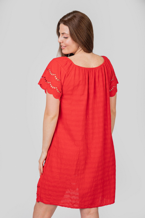 Rochie rosie cu detaliu perforat [4]