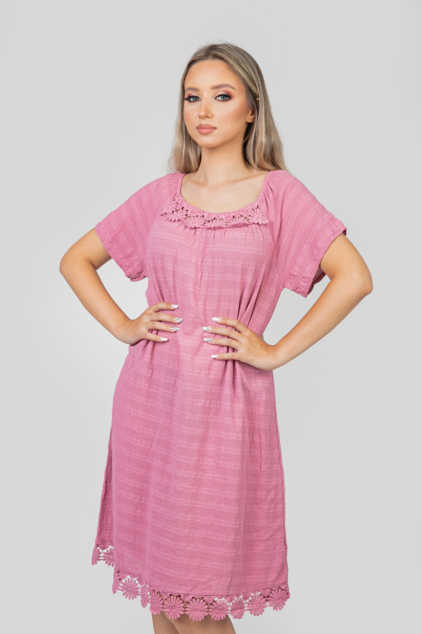 Rochie roz cu aplicatii florale [2]