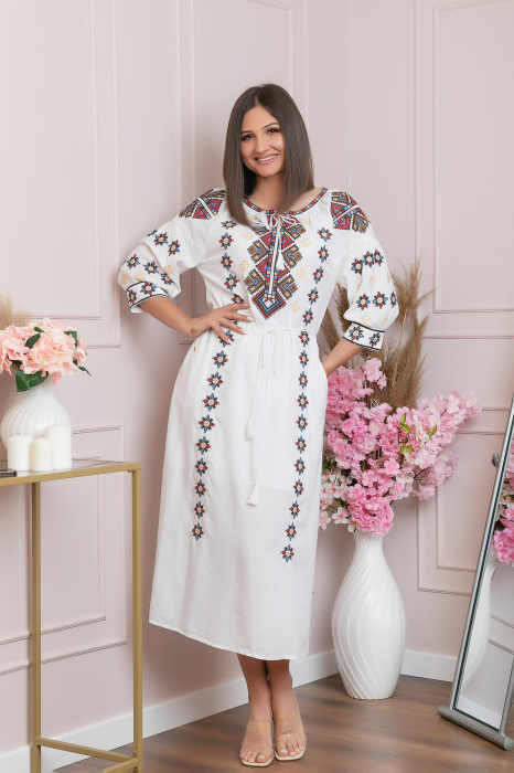 Rochie traditionala alba cu model geometric multicolor Viorela 01 [5]