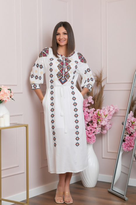 Rochie traditionala alba cu model geometric multicolor Viorela 01 [3]