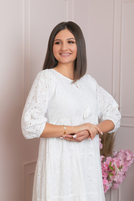 Rochie traditionala alba cu model perforat Bianca 01 [2]