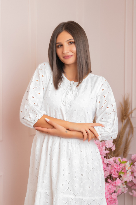 Rochie traditionala alba cu model perforat Bianca 03 [2]