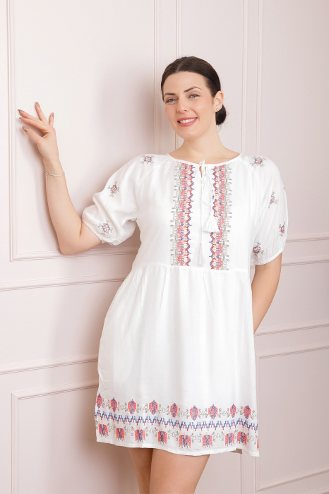 Rochie traditionala alba cu motiv geometric multicolor Aniela [3]