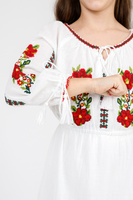 Rochie traditionala alba pentru fetite cu motiv floral rosu Antonia [2]