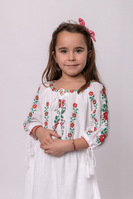 Rochie traditionala alba pentru fetite cu motiv floral rosu Ariana [6]