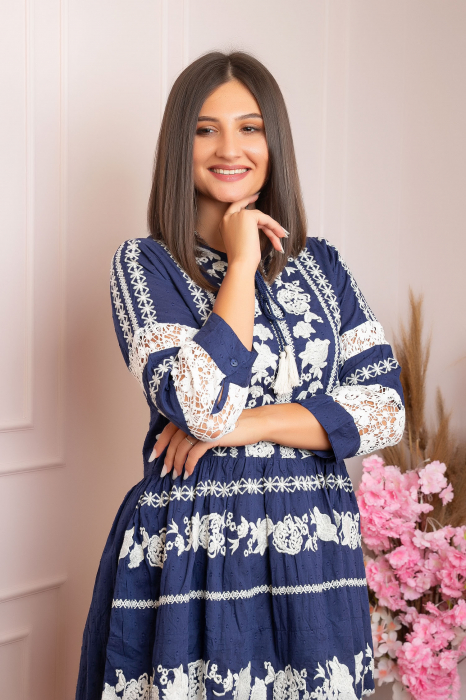 Rochie traditionala bleumarin cu model floral alb Ema 02 [2]