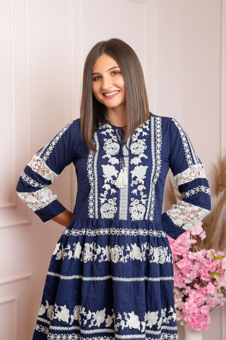 Rochie traditionala bleumarin cu model floral alb Ema 02 [3]