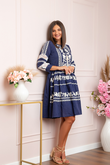 Rochie traditionala bleumarin cu model floral alb Ema 02 [4]