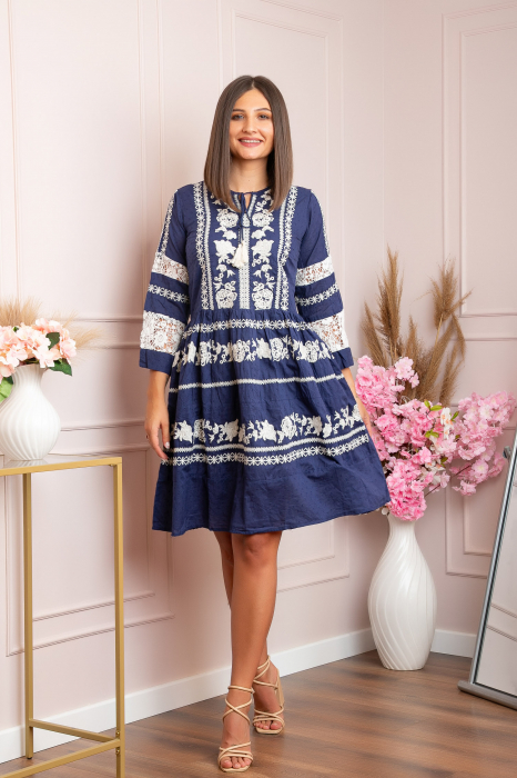 Rochie traditionala bleumarin cu model floral alb Ema 02 [5]