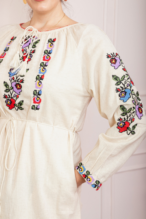 Rochie traditionala crem cu motiv floral multicolor Laura [2]