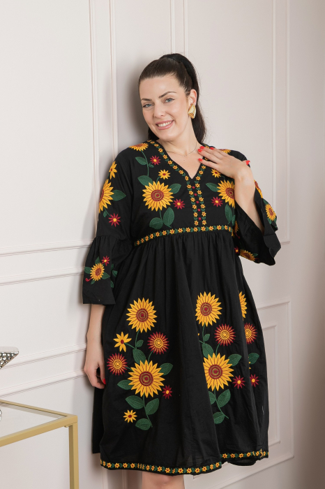Rochie traditionala evazata neagra cu motiv floral galben Catrinel [3]