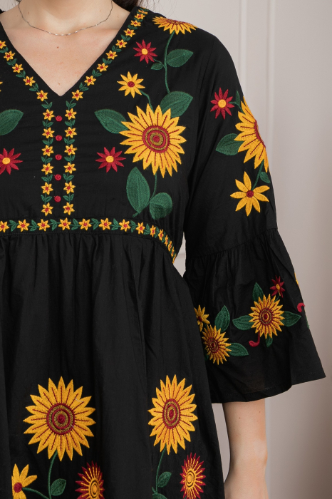 Rochie traditionala evazata neagra cu motiv floral galben Catrinel [2]