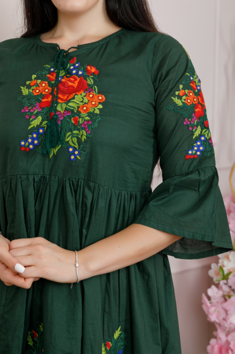 Rochie traditionala evazata verde cu motiv floral rosu Melania 01 [2]