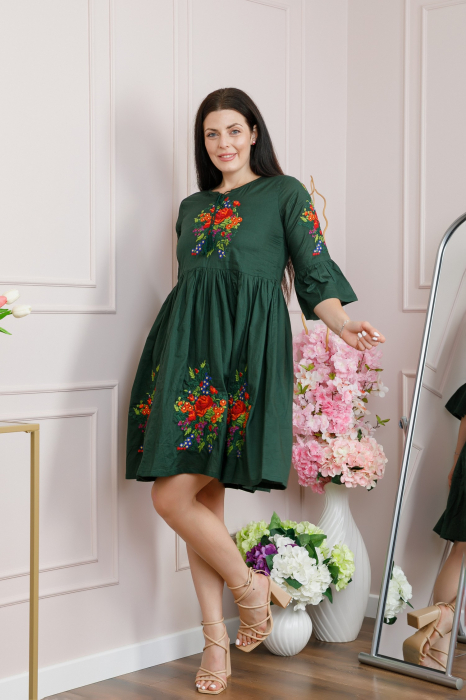Rochie traditionala evazata verde cu motiv floral rosu Melania 01 [4]