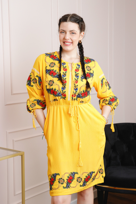 Rochie traditionala galbena cu motiv floral multicolor Afrodita 04 [3]