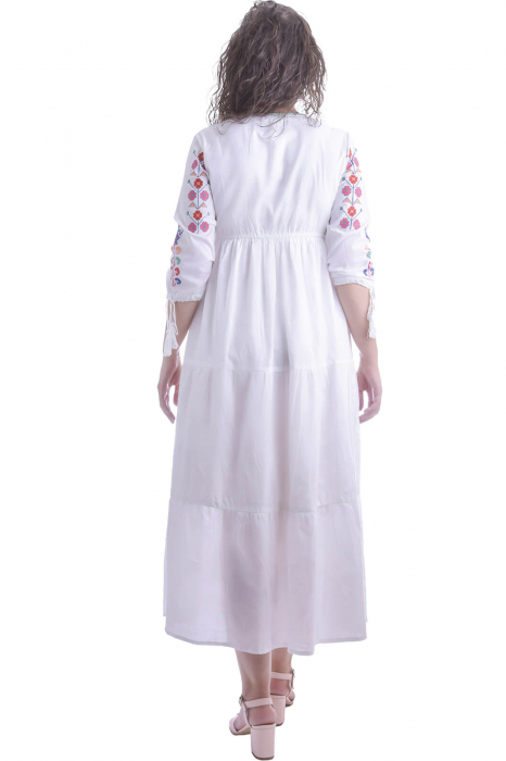 Rochie traditionala maxi alba cu motiv floral multicolor Adelina [3]