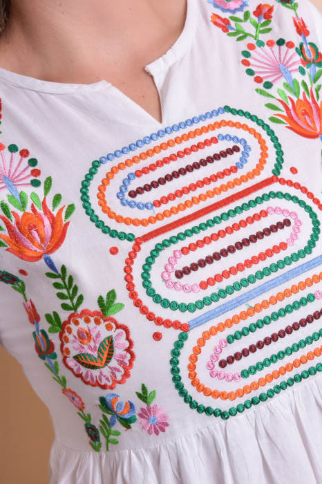 Rochie traditionala maxi alba cu motiv floral multicolor Alexandra [2]