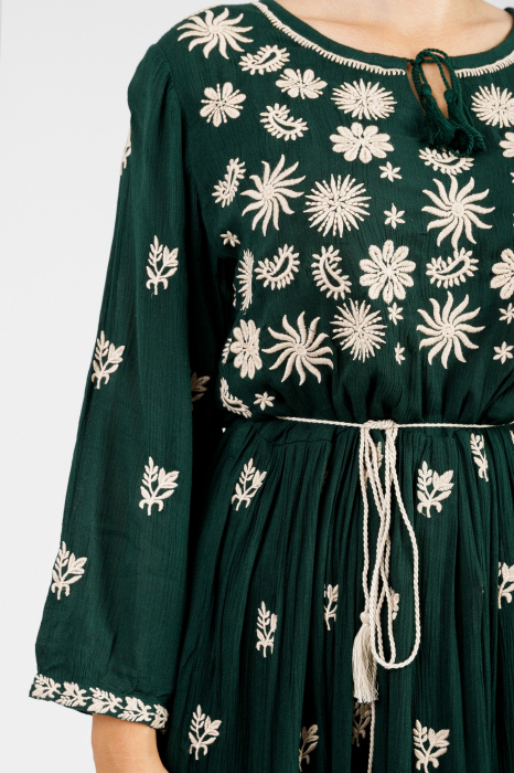 Rochie traditionala maxi verde cu motiv floral auriu Ilona 02 [2]
