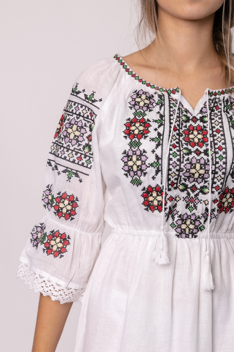 Rochie traditionala midi alba cu motiv floral multicolor Emanuela [4]
