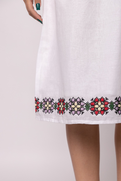 Rochie traditionala midi alba cu motiv floral multicolor Emanuela [5]