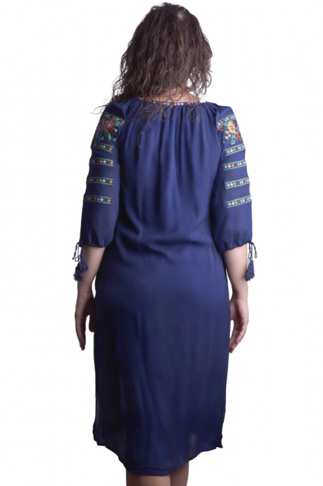 Rochie traditionala midi albastra cu motiv floral multicolor Catinca [3]