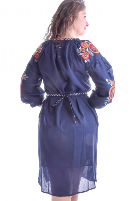 Rochie traditionala midi albastra cu motiv geometric multicolor Eliza [3]