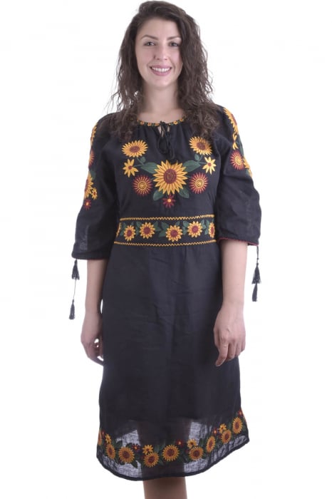 Rochie traditionala midi neagra cu motiv floarea-soarelui Sorana [1]