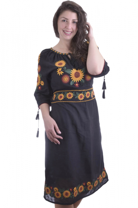 Rochie traditionala midi neagra cu motiv floarea-soarelui Sorana [4]