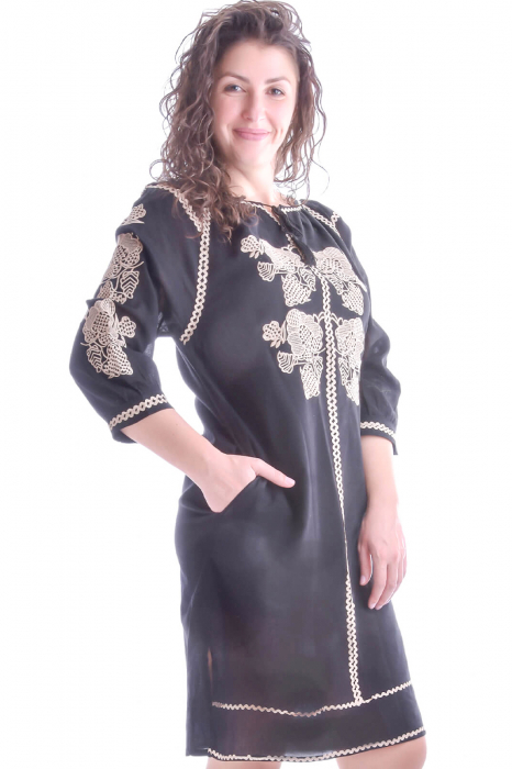 Rochie traditionala midi neagra cu motiv floral crem Ramona [2]
