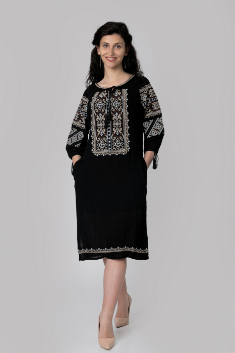 Rochie traditionala midi neagra cu motiv floral crem Tamara [3]