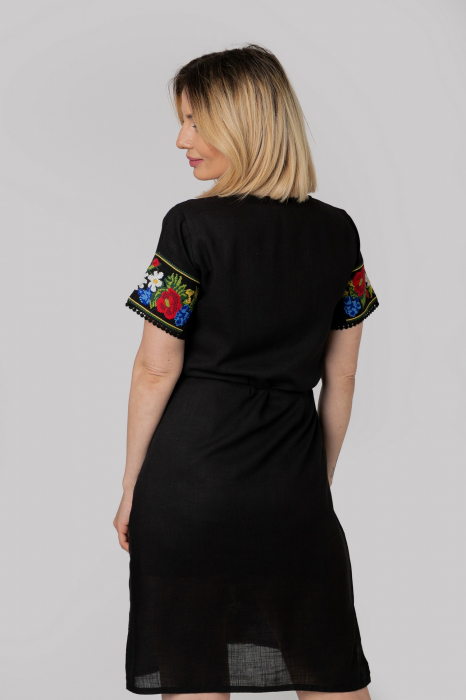 Rochie traditionala midi neagra cu motiv floral multicolor Ruxandra [4]