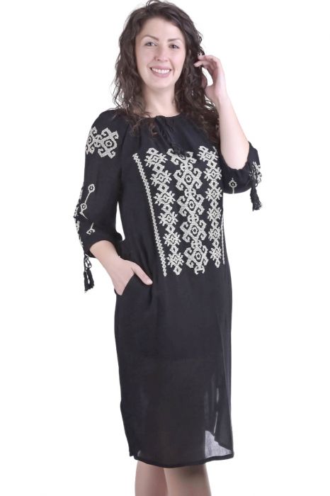 Rochie traditionala midi neagra cu motiv geometric gri Ecaterina 01 [2]