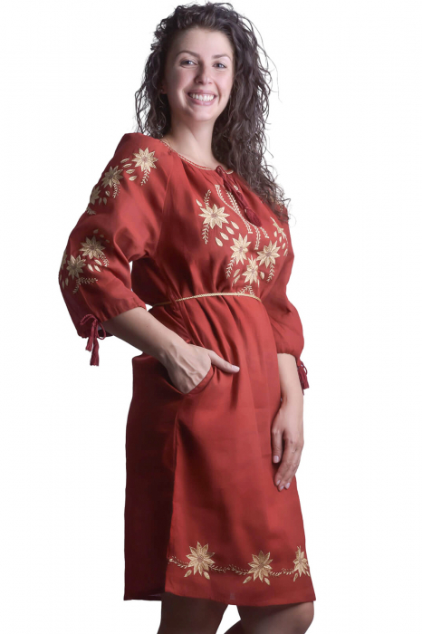 Rochie traditionala midi rosie cu motiv floral auriu Gratiela [2]