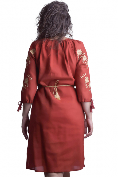 Rochie traditionala midi rosie cu motiv floral auriu Gratiela [3]