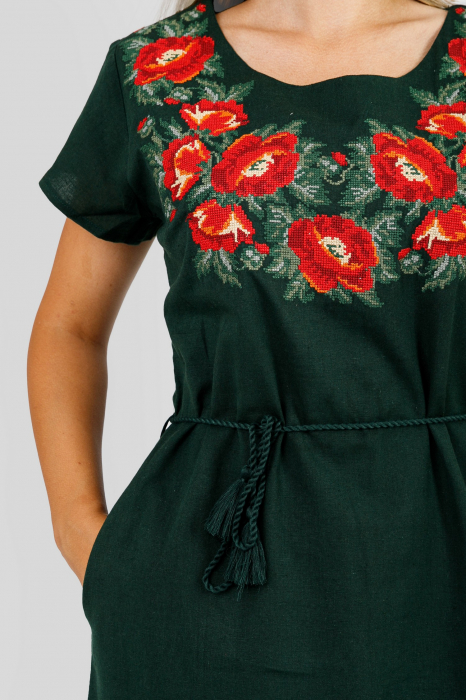 Rochie traditionala midi verde cu motiv floral rosu Larisa 02 [2]