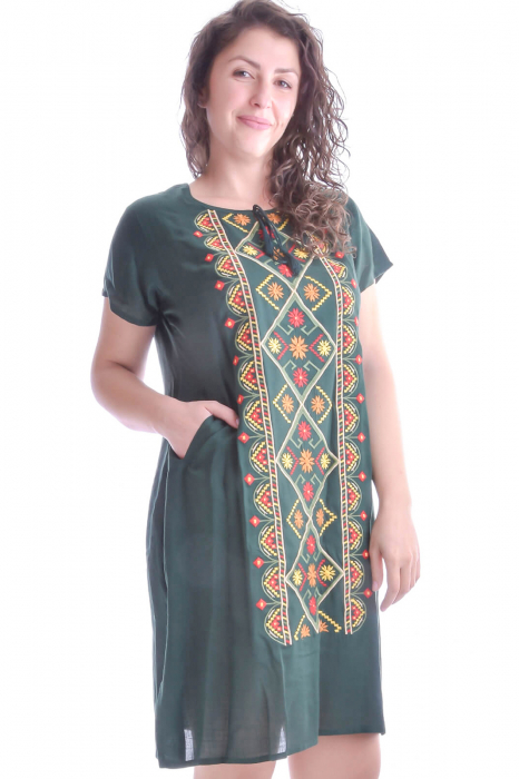 Rochie traditionala midi verde cu motiv geometric multicolor Diana [2]