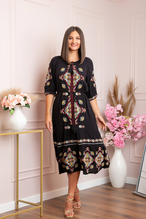 Rochie traditionala neagra cu model floral multicolor Greta [4]